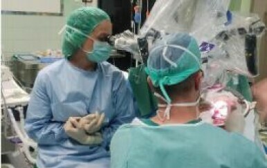 U KBC-u Split uspješno obavljena zahtjevna operacija moždane aneurizme - 3