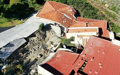 Klizište uništilo desetke kuća u južnoj Kaliforniji - 5
