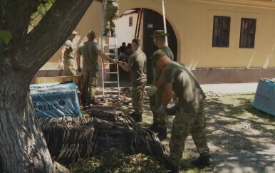 Vojska pomaže mještanima Bošnjaka - 5