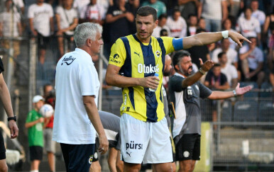 Jose Mourinho i Edin Džeko