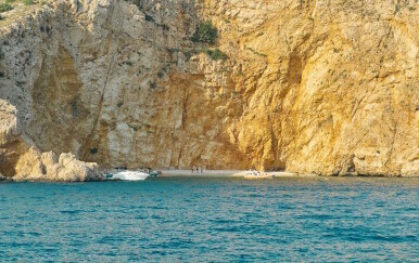Zlatna plaža na otoku Krku