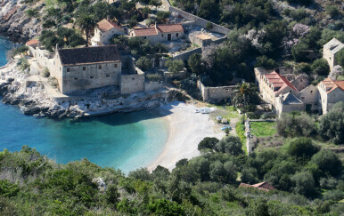Plaža Dubovica jedna je od najljepših na otoku Hvaru