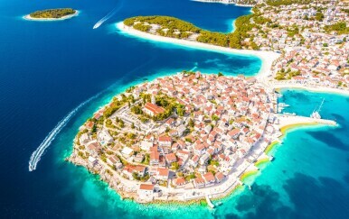 Predivni Primošten: Grad plaža, kamene čipke i vidikovaca za uživanje u zalascima sunca