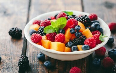 Ljetna voćna salata