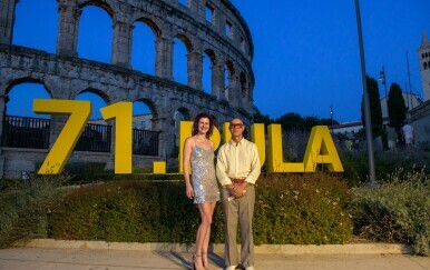 Nikki Bohm, Ramiro Blas