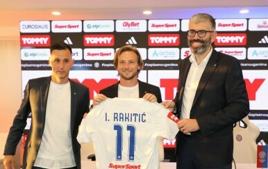 Ivan Rakitić s dresom Hajduka