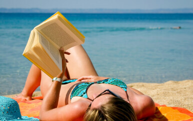 Knjige koje su napokon prevedene na hrvatski: 8 popularnih knjiga koje ovo ljeto čitamo na plaži