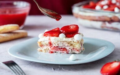 Tiramisu s jagodama