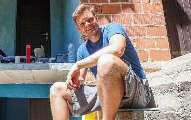Pogledajte kako izgleda kuća koju je Amerikanac iz Supertalenta kupio u Hrvatskoj za 5000 eura!
