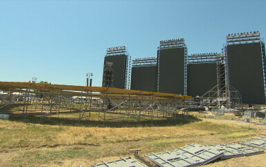 Četiri sterilne zone i riblja kost na Hipodromu: Ovako će biti organiziran Thompsonov koncert