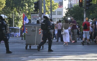 Prosvjedi u Srbiji! Blokade po cijeloj zemlji: "Svi na ulice, Beograd staje"