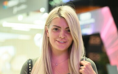 Ella Dvornik u netipičnoj ljetnoj kombinaciji
