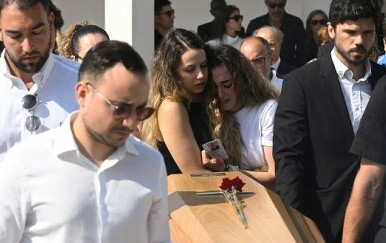 Rute Carsdoso neutješna na sprovodu supruga i nogometaša Dioga Jote