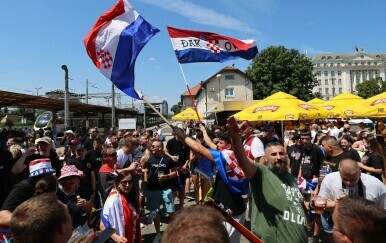 Atmosfera u Zagrebu uoči Thompsonova koncerta
