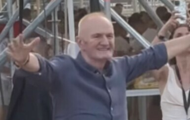 Mate Bulić zapjevao s fanovima "Moju Hercegovinu" na Thompsonovom koncertu