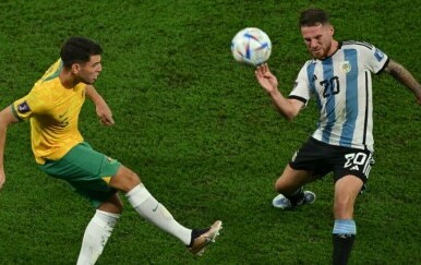 Fran Karačić u dresu Australije protiv Argentine