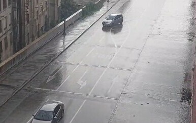 Nevrijeme pogodilo Sisačko-moslavačku županiju: Stupovi i stabla padali na ceste