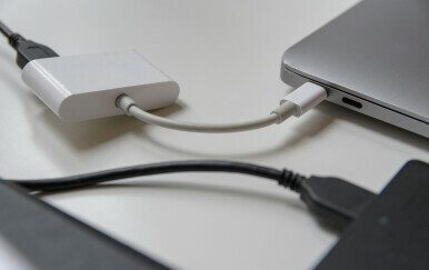 Znate li čemu sve može poslužiti USB-C utor na vašem telefonu?