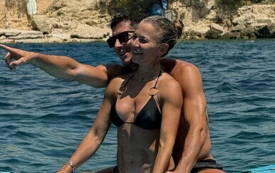 Robert Lewandowski sa suprugom Annom uživa na odmoru