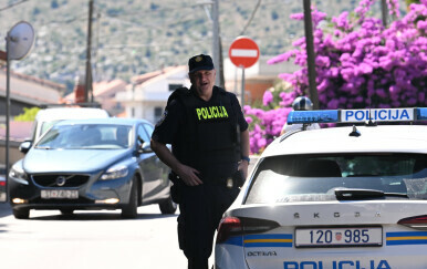 Trogir: Pritvor za trojicu koji su oteli mladića i iživljavali se nad njim