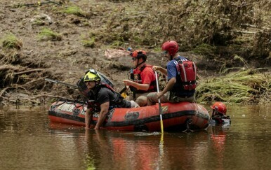 Poplave u Teksasu: Gotovo stotinu poginulih, sva manje nade za nestale