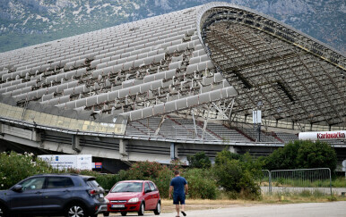 Tužne scene na Poljudu: Oluja nije podigla samo krov, stanje stadiona je dramatično