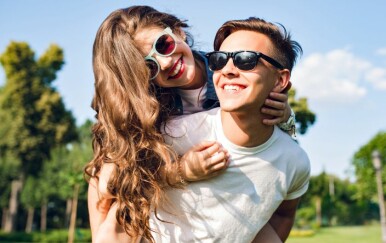 Zašto neke veze uspijevaju, a neke pucaju? 5 stvari koje emocionalno inteligentni parovi rade drugačije