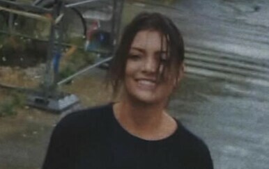 Ella Dvornik u šetnji u društvu novog partnera