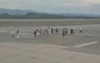 Avion iz Egipta za Sarajevo preusmjeren u Tuzlu