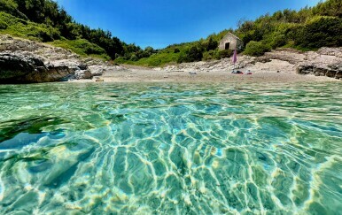 Divlja i predivna: Skrivena plaža na Korčuli koja će vas očarati svim nijansama plave