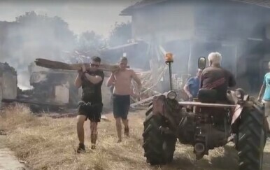 Velike štete nakon požara u Srbiji, u selu Dubovo izgorjelo 300 kuća
