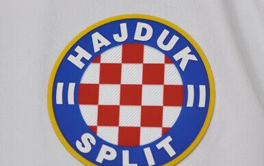 Hajdukovo veliko pojačanje stiglo u Split, navijači mu odmah poklonili šal