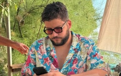 Zdravko Vukelić iz Kumova na odmoru uživa s Momčilom Otaševićem