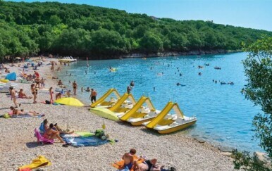Tri top ponude koje dokazuju da ipak ne trebate bankrotirati, ako želite ljetovati na Jadranu