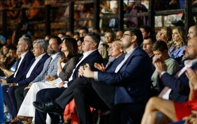 Zoran Milanović i Sanja Musić Milanović bili na otvorenju 72. Pulskog filmskog festivala