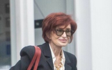 Sharon Osbourne vidno upijenog lica u šopingu