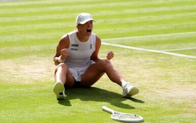 Žensko finale Wimbledona završilo 6:0, 6:0