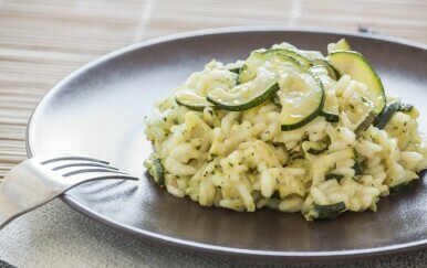 Recept za kremasti rižoto s tikvicama: Tajna je u odabiru riže... i malo strpljenja