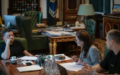 Ukrajinski premijer podnio ostavku, zamijenit će ga Julija Sviridenko