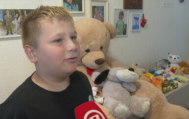 11-godišnji Dino htio prodavati plišance da bi pomogao bolesnoj majci, novci skupljeni