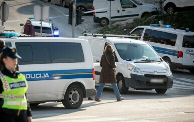 Užas u Splitu: Muškarca držala kao roba, ograničavala mu hranu, vodu lijekove...