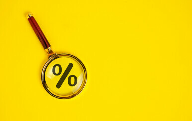 Kako se piše: 50% ili 50 %