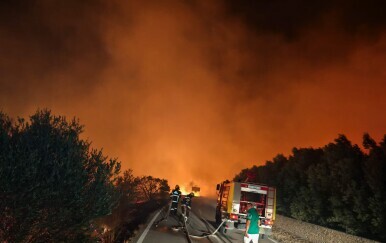Noć užasa na Braču: "Pogledao sam gore, cijelo nebo bilo je crveno.Počeo sm buditi goste..."