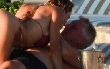 Bastian Schweinsteiger uhvaćen u strastvenom zagrljaju s drugom