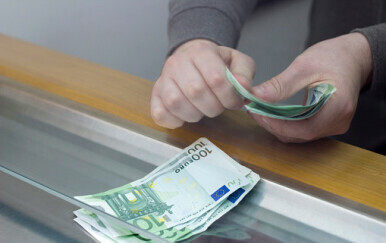DZS: Prosječna neto plaća za svibanj 1451 euro