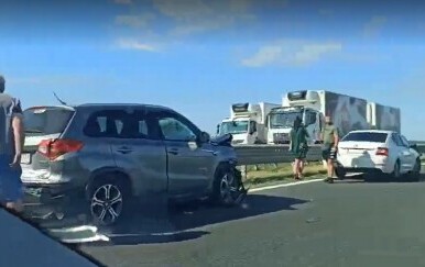 VIDEO Lančani sudar na zagrebačkoj obilaznici: Vozila stoje u jednoj traci, stvorila se kolona