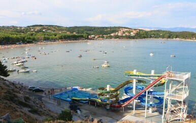 Užas na Rabu: Dijete palo s vodenog tobogana i preminulo