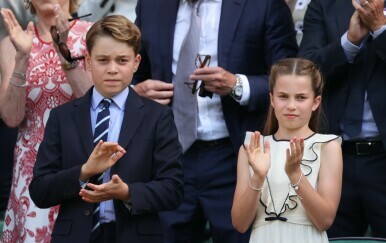 Princ George i princeza Charlotte nose narukvice prijateljstva