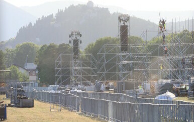 Pripreme za Thompsonov koncert u Sinju u punom jeku