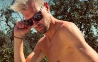Ruben Van Gucht pokazao da odmara na moru, još nosi vjenčani prsten